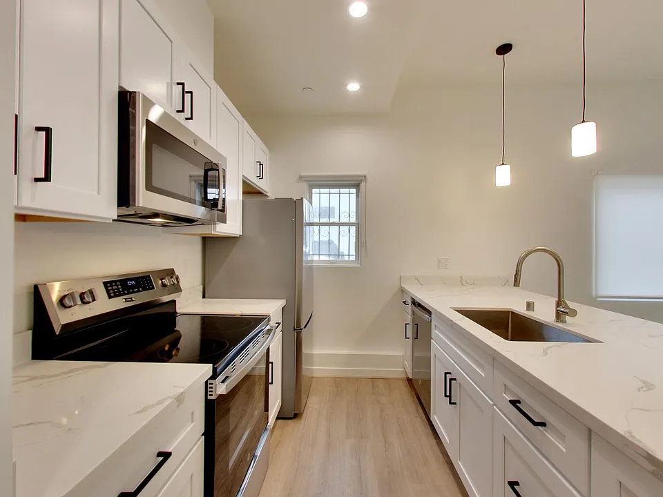 1301 La Playa St
