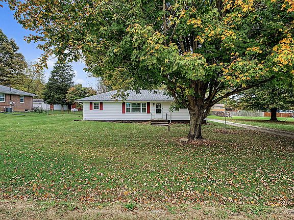 2nd image of 3842 Fairfield Pike