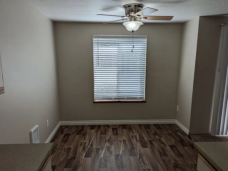 Silverwood Apartments — Photo 111