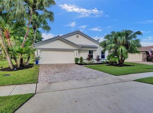 11180 Clover Leaf Cir, Boca Raton, FL 33428