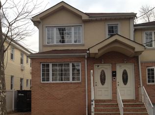 19414 100th Ave, Hollis, NY 11423
