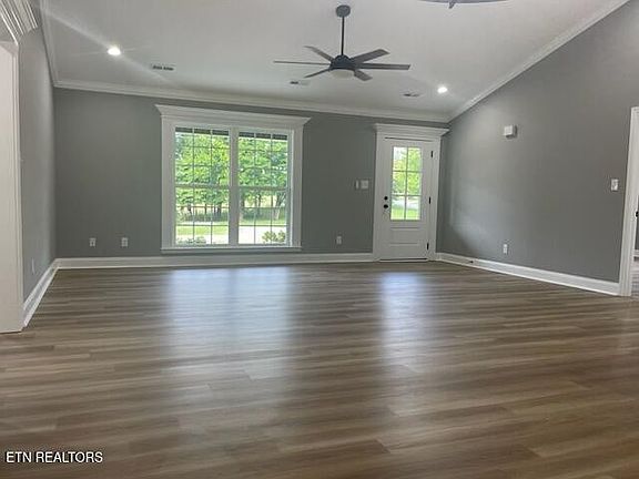 2nd image of 1016 Panorama Dr