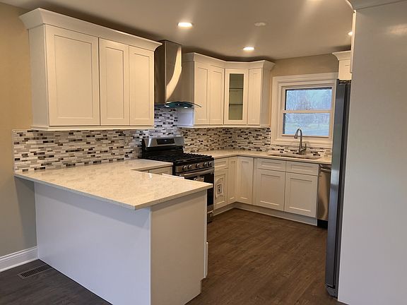 3rd image of 508 Allonby Dr