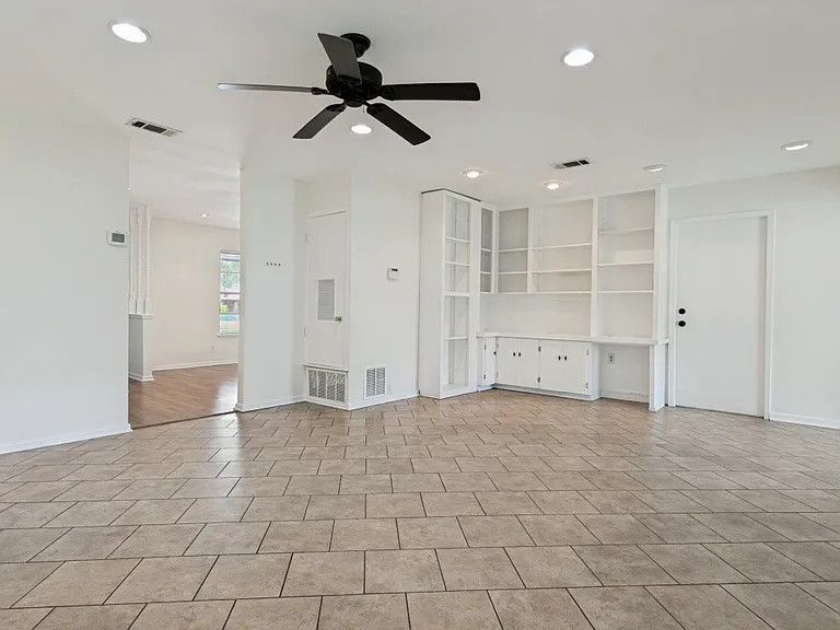 4407 Sun Vista Ln — Photo 13