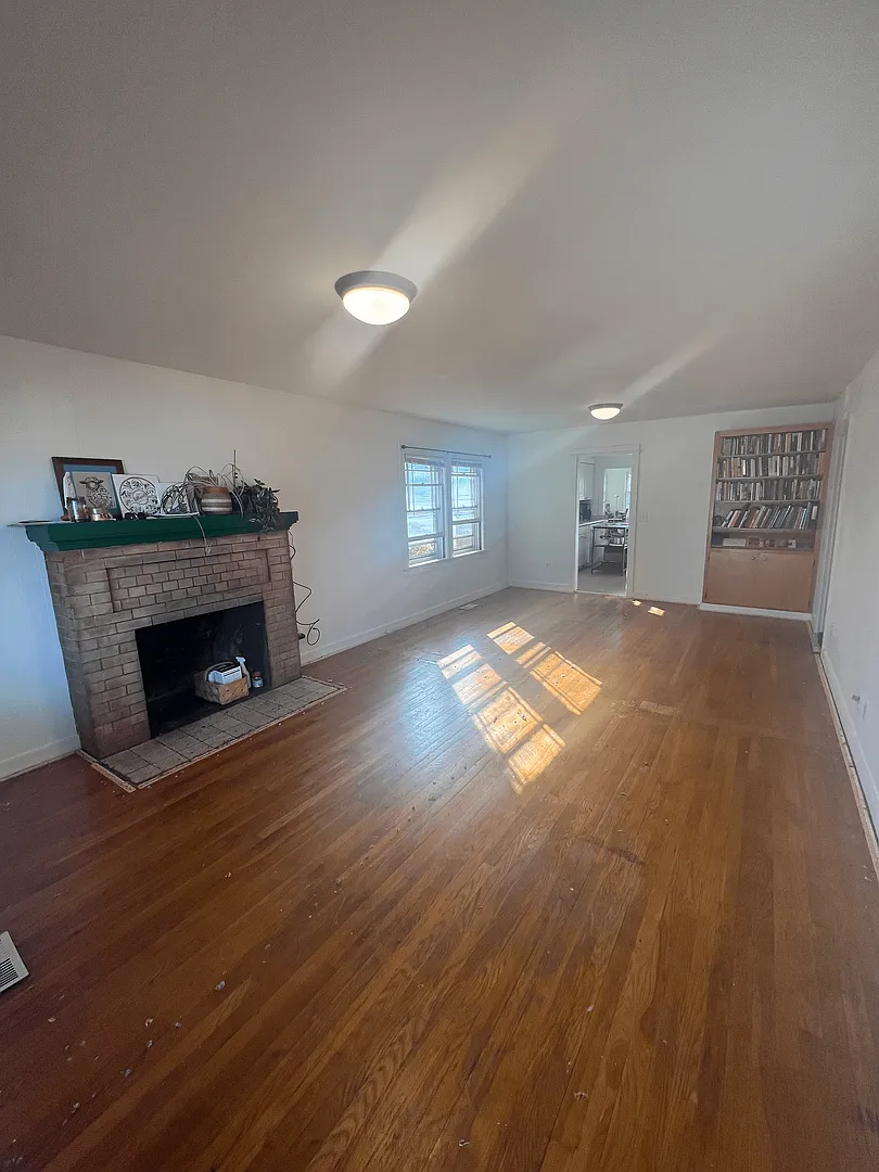 3bd/1ba Craftsman in Tacoma — Photo 2