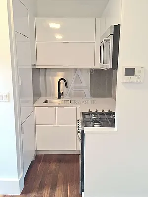 Rented by Peter Ashe | media 17