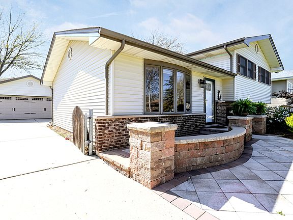 3rd image of 306 Wingate Dr