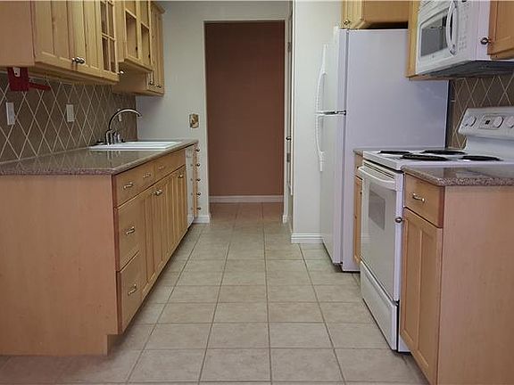 2nd image of 1743 Quincy Dr