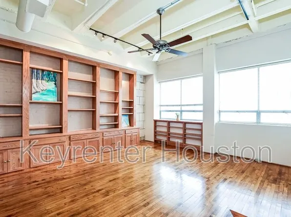 705 Main St, Houston, TX