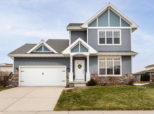 9910 Bronze Leaf Ln, Middleton, WI 53562