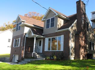 32 Meadowbrook Dr, Ossining, NY 10562