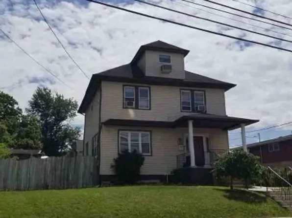 736 Dunmore St, Throop, PA 18512