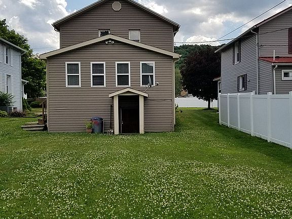 2nd image of 270 Franklin St
