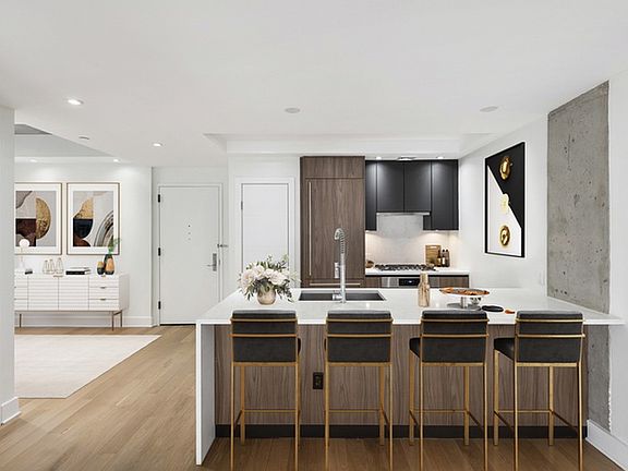 3rd image of 253 E 7th St APT 2