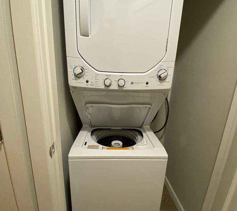 1st image of 651 Scott St #16
