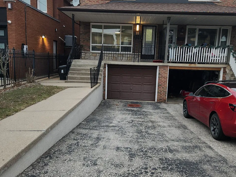 32 Virginia Ave