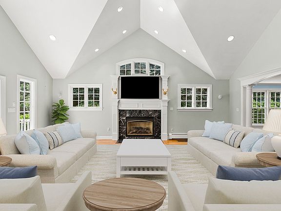 5th image of 9 Eisenhower Cir