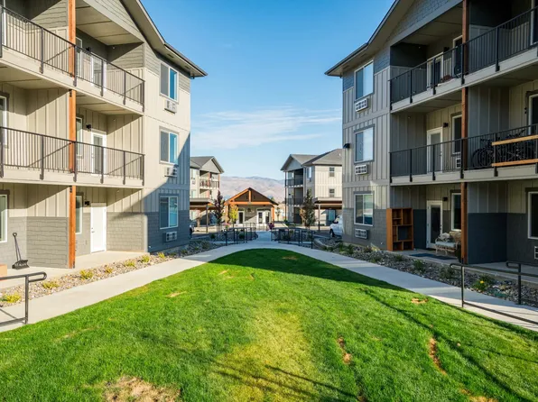 The Landing at Saddlerock