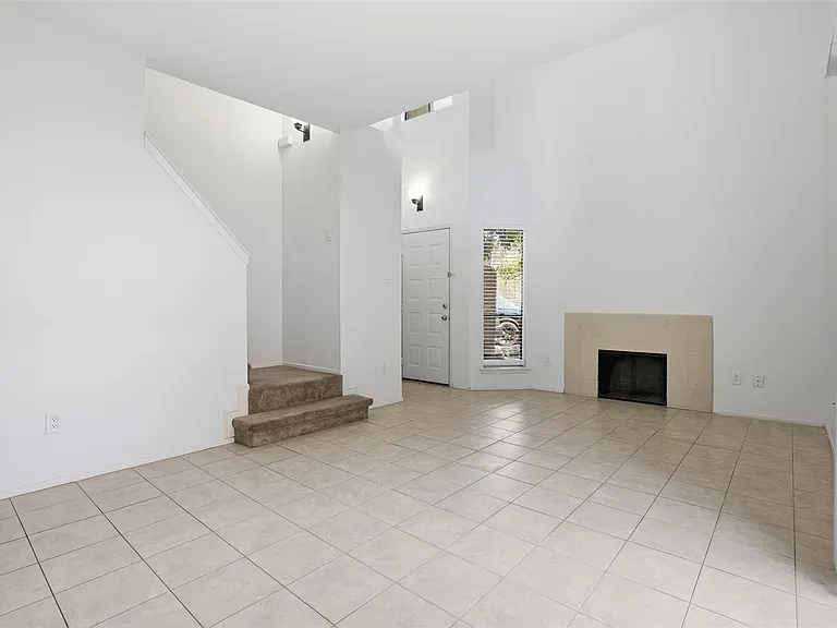 1920 Augusta Dr #31 — Photo 5