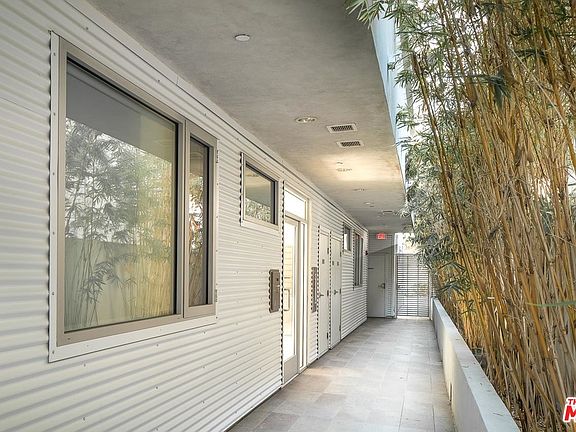 3rd image of 8265 Fountain Ave Unit 202