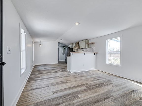 4th image of 451 Schuman Drive