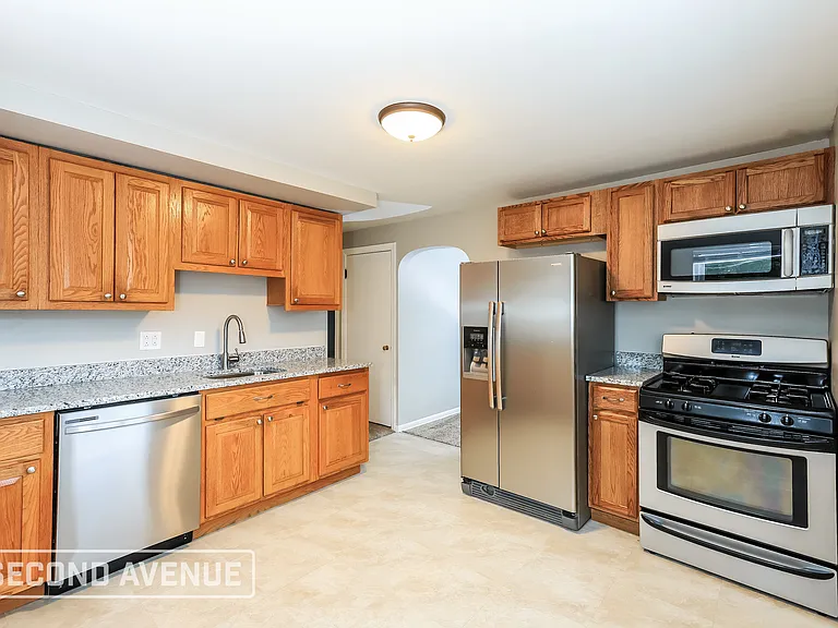 641 Penny Dr — Photo 5