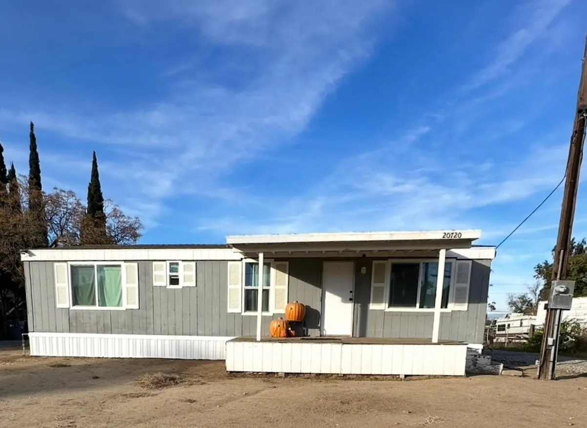 20720 Souder St — Photo 1