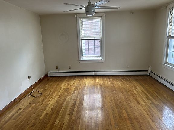 5th image of 331 Vane St