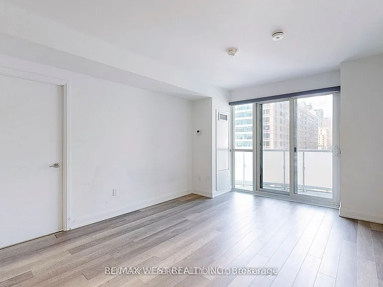 77 Mutual St #708 — Photo 5