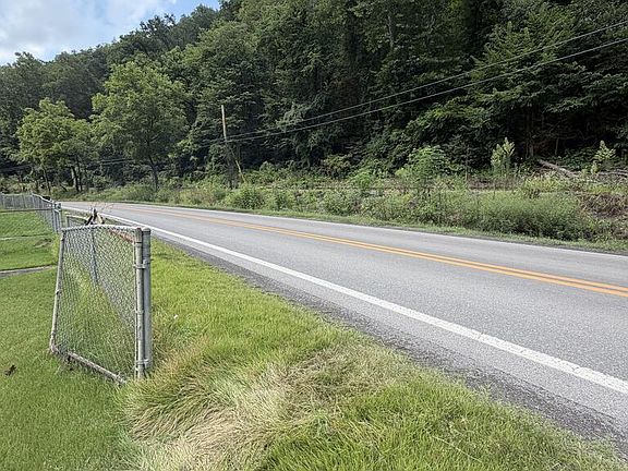5th image of 2573 Black Diamond Hwy
