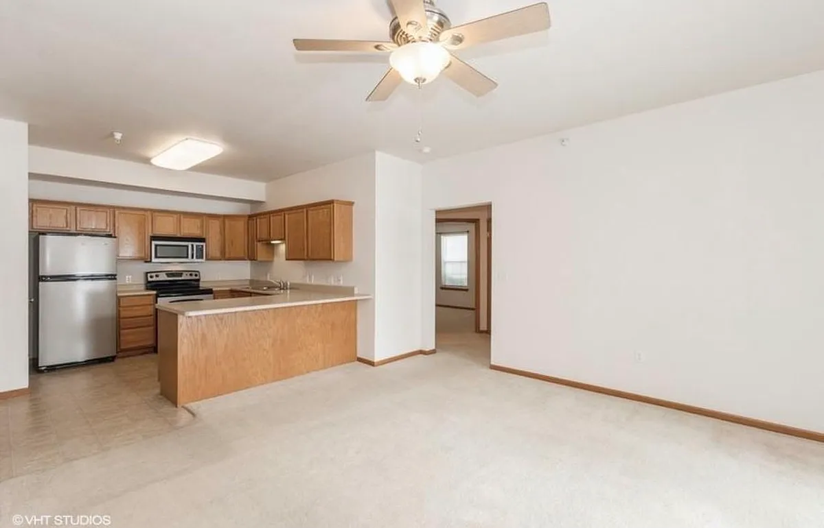Building Photo - 60 E Jefferson St #8