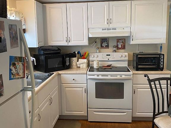 4th image of 5826 Westlake Dr #80
