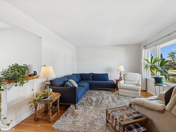 3rd image of 8527 W Roseview Dr