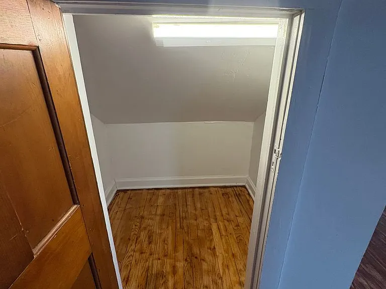 118 College Pl — Photo 6