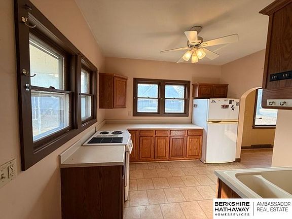 4th image of 428 N 8th St