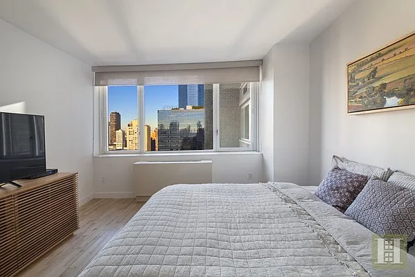 Rented by Halstead Real Estate | media 4