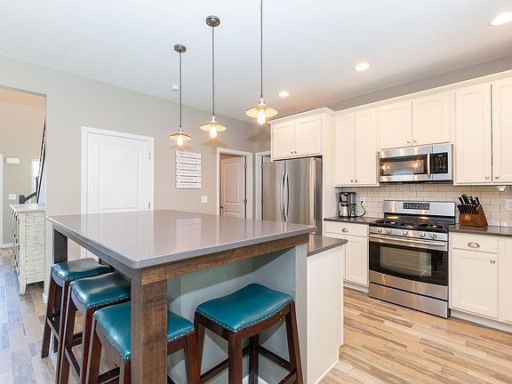 5th image of 7113 Annandale Dr