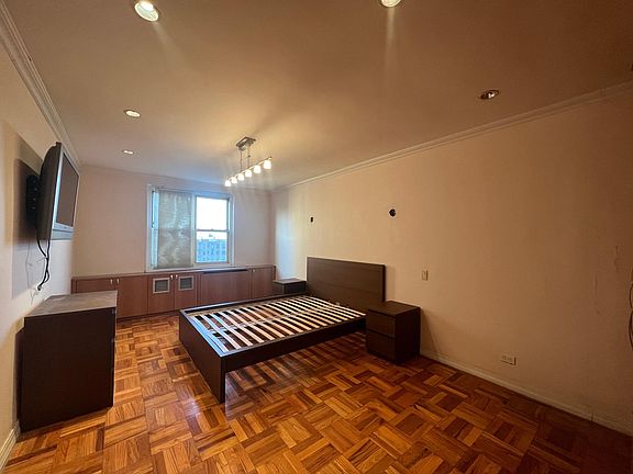 3rd image of 1311 Brightwater Ave APT 9M