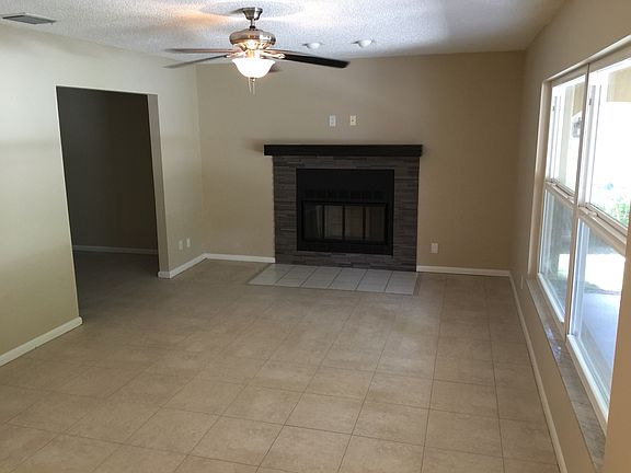 5th image of 5601 Venetian Blvd NE