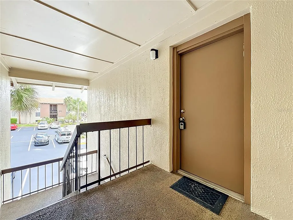 2 bed, 2.0 bath, 1029 sqft, $1,650 — Photo 2