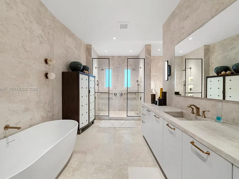 4 Palm Ave — Photo 25
