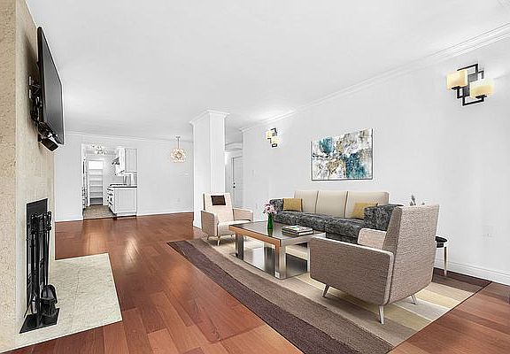 3rd image of 205 E 76th St Floor 7