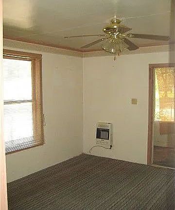 4th image of 689 Beaumont Ave