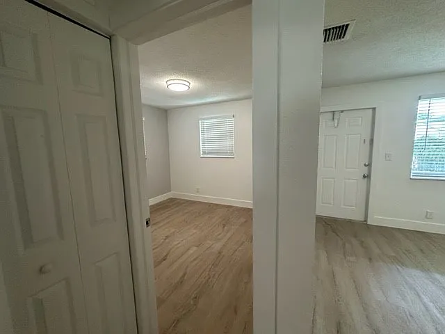 5911 NE 18th Ave — Photo 13
