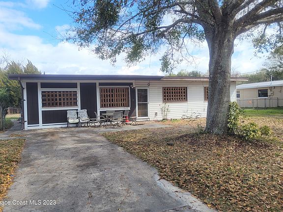 2nd image of 1825 Hallum Ave