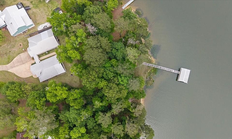 1st image of 683 Calhoun Dr