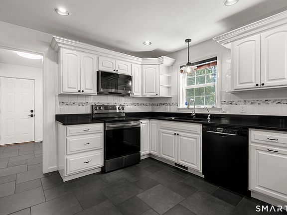 4th image of 141 Briar Hill Road
