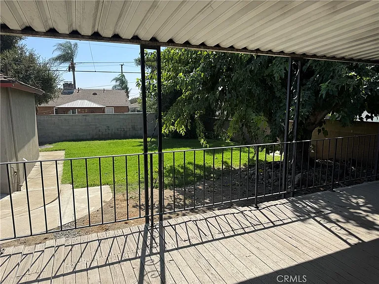 831 W Harvard Pl — Photo 20