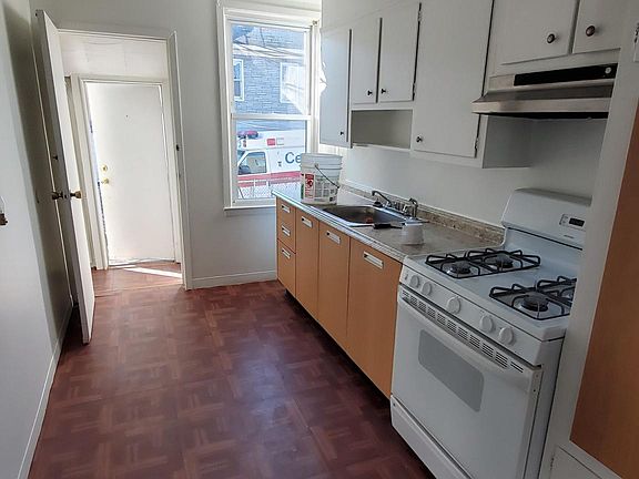 2nd image of 8732 123rd St Ste 1