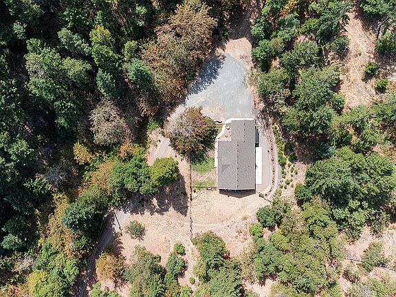 2nd image of 1 Griffin Creek Rd